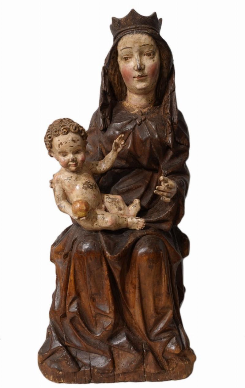 Statue en bois ancienne française de style gothique, Vierge à l'Enfant sculptée avec finesse